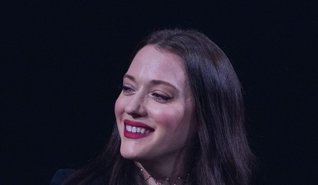 does kat dennings have a sister?