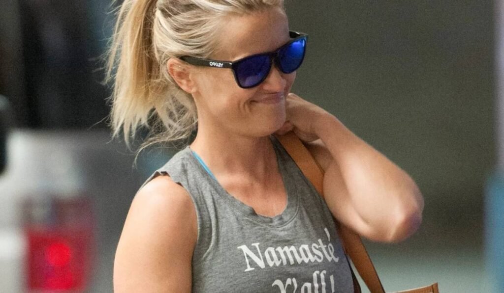reese witherspoon sleeveless